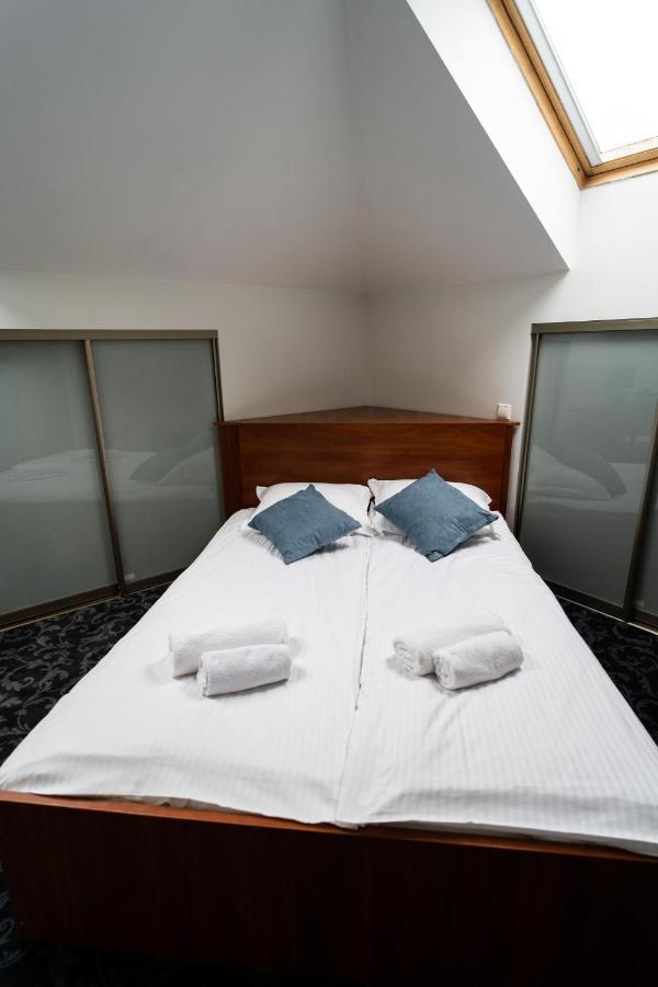 Hotel Sanvit Restauracja & Spa Санок Экстерьер фото
