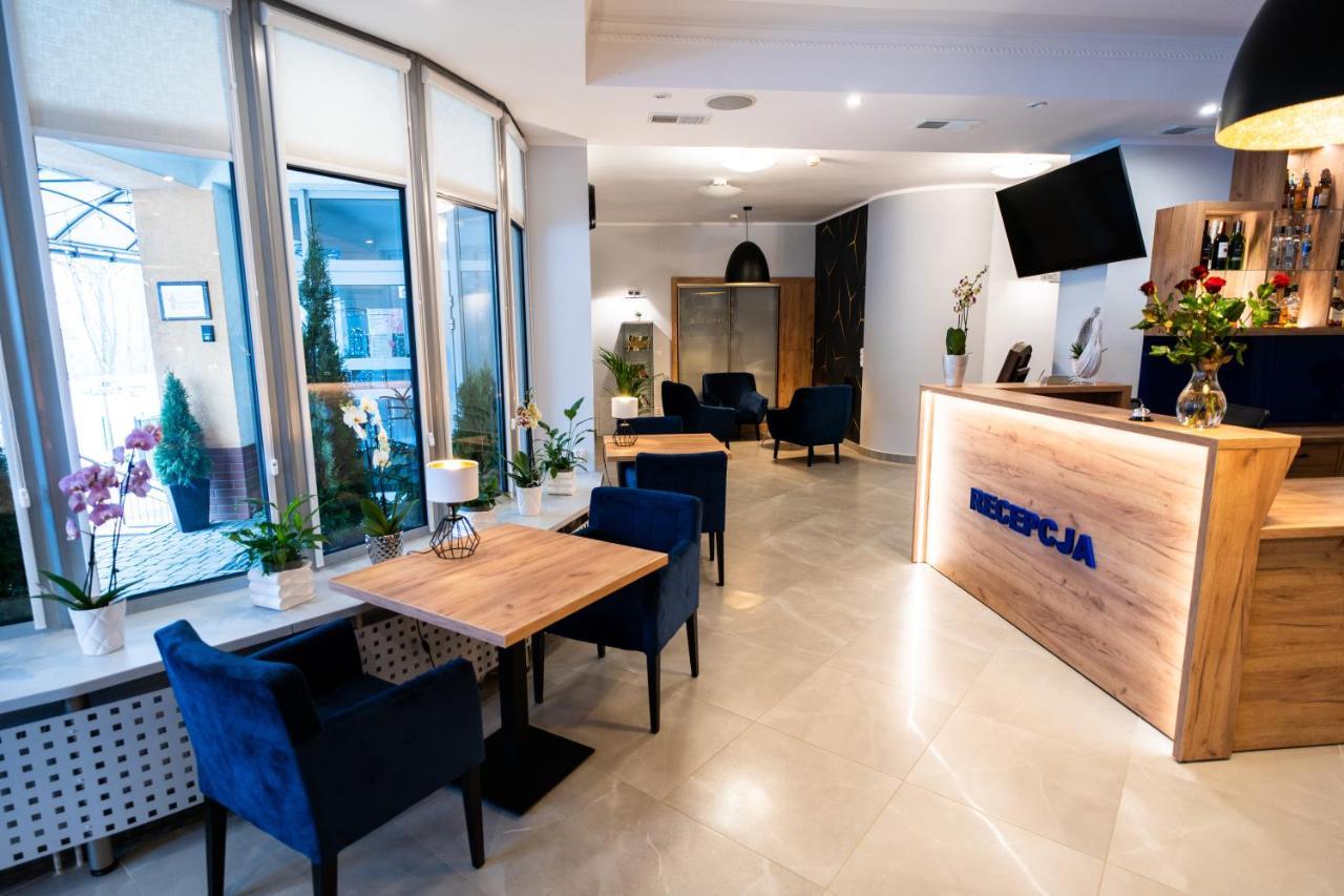 Hotel Sanvit Restauracja & Spa Санок Экстерьер фото